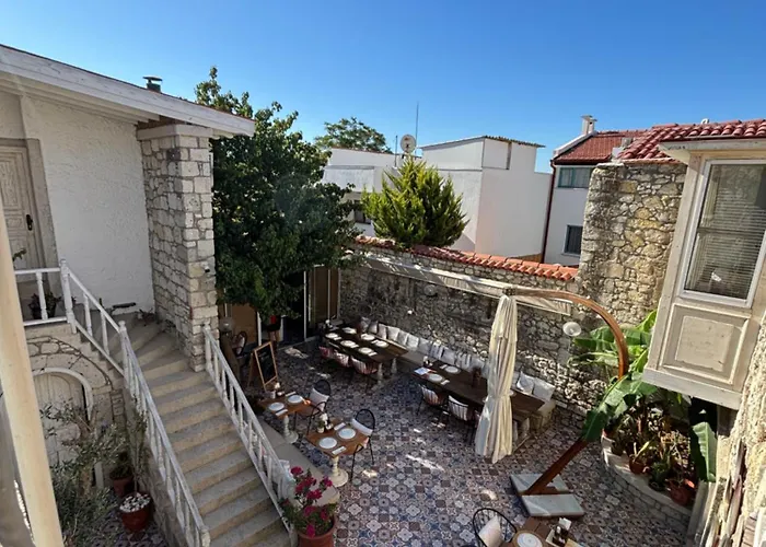 Morisiavlualaçatı Hotel Alacati